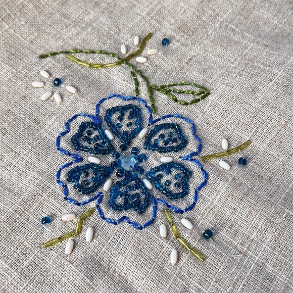 Vintage Linea Oro Linen Blend Beige 32" Square Beaded Floral Table Cloth - Picture 3 of 10